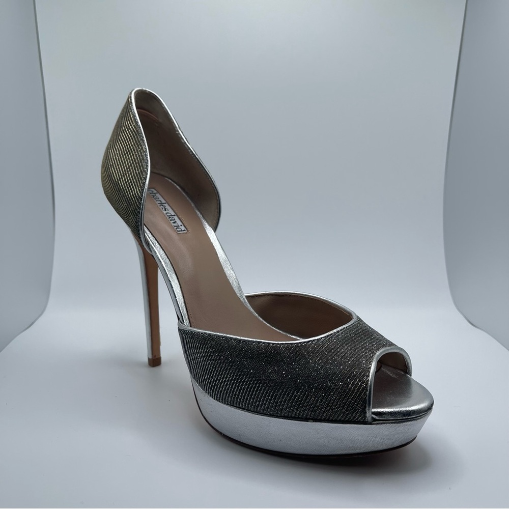 Charles David heel